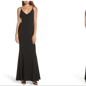 Lulu’s V Neck Trumpet Gown